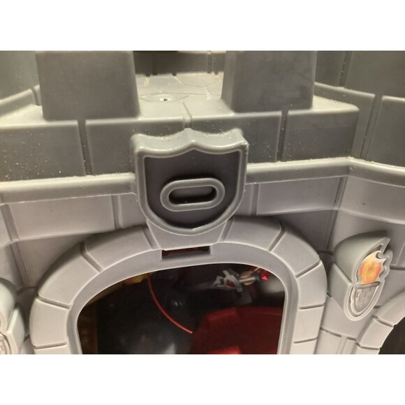 Fisher Price Little People Play N Go Castle Knight Catapult Sword Axe 2009 - Picture 13 of 16